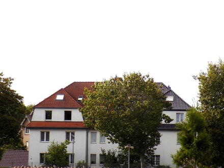 Leerstehende schöne 4 Zimmer-Wohnung mit Balkon und Garage am Goitzschesee