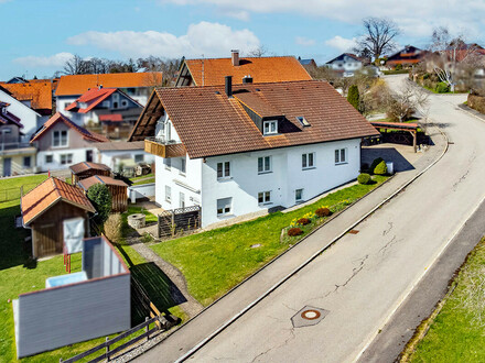 * I Sehr solides und großes Einfamilienhaus mit Einliegerwohnung in Argenbühl-Eisenharz