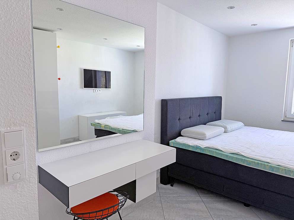 Schwachhausen / Exklusive teilmöblierte 2-Zimmer-Wohnung mit Balkon in Toplage - Photo 2