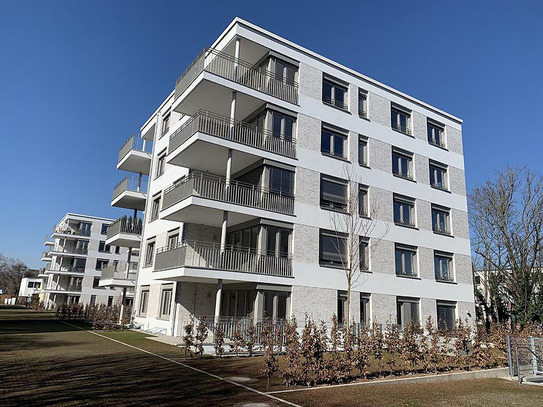 Wohnen in Albert Villen, Wiesbaden-Biebrich: Moderne 3 Zimmer-Wohnung mit EBK, großem Balkon und TG