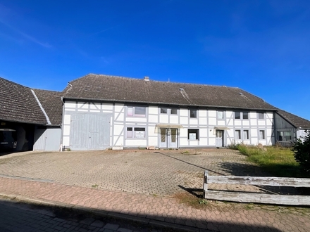 Mehrfamilienhaus mit 5 Wohnungen und Nebengebäude in Lehre Wendhausen