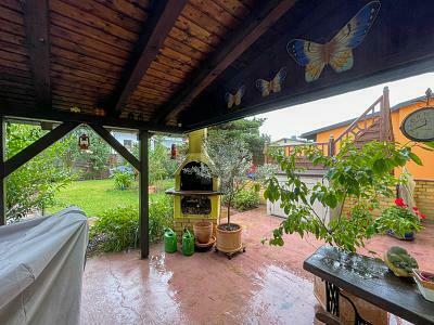 BALD GRILLEN AUF EIGENER TERRASSE MIT GARTENBLICK