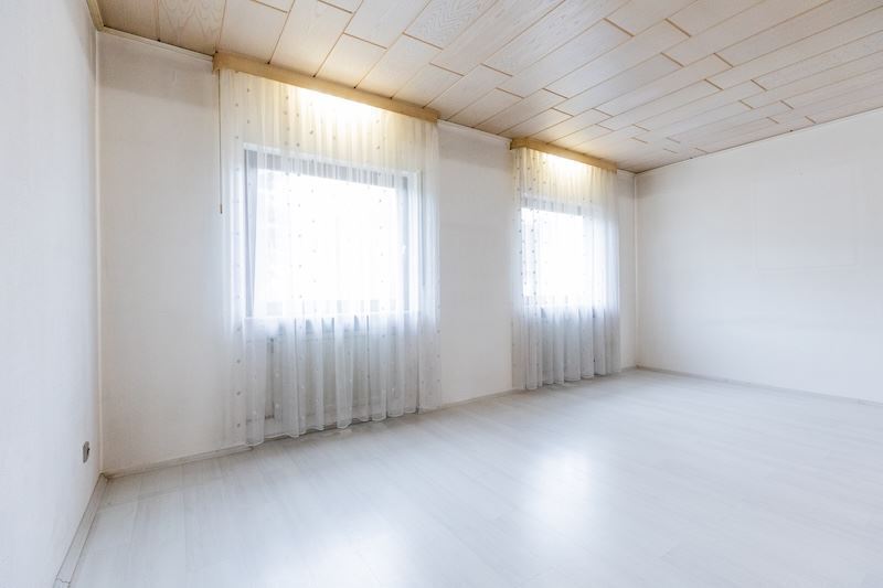 Jung & Kern Immobilien - Freistehendes Einfamilienhaus in ruhiger Sackgassenlage – 55270 Jugenheim in Rheinhessen, 55270 Jugenheim in Rheinhessen – Vorschaubild 9