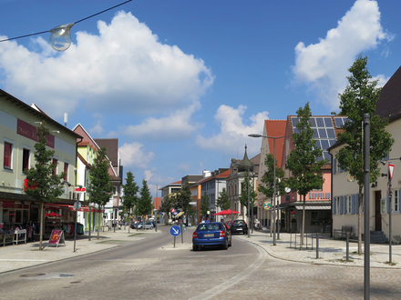 Geräumiger Wohnkomfort mit Balkon – NEU – Lift – Süd-West-Ausrichtung