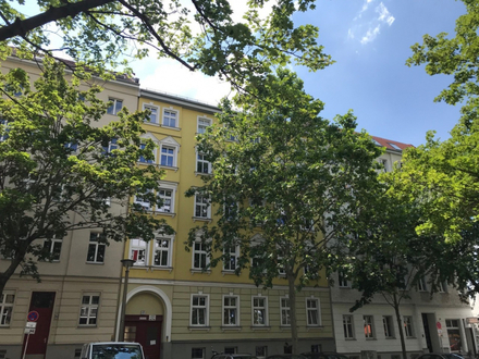Mehrfamilien-Wohnhaus, nachhaltige Renditeanlage in guter Berliner Lage, weiteres Ausbaupotenzial im Dachrohling