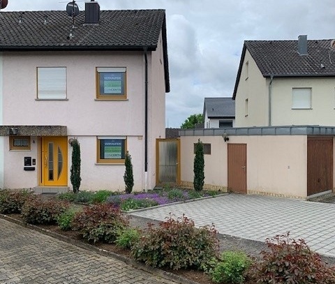 Doppelhaushälfte in BFH-Jagstfeld mit Wintergarten, Garage und 2 PKW-Stellplätzen