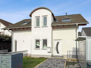 Top gepflegtes Einfamilienhaus mit Balkon, Terrasse und kleinem Garten – 55129 Mainz, 55129 Mainz – Vorschaubild 2