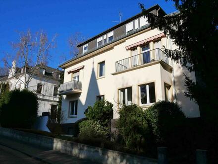 Toplage seitlich der Biebricher Allee - Mehrfamilienhaus in ruhiger und beliebter Lage