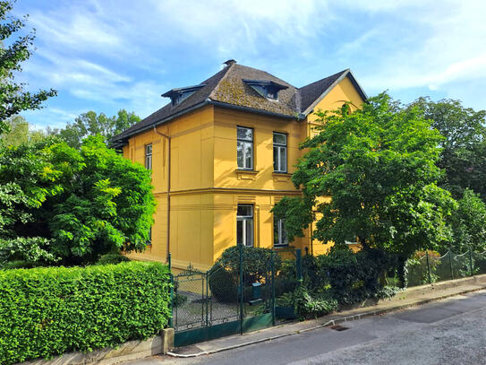 ST. FLORIAN: Traumhafte Jugendstilvilla mit englischem Garten