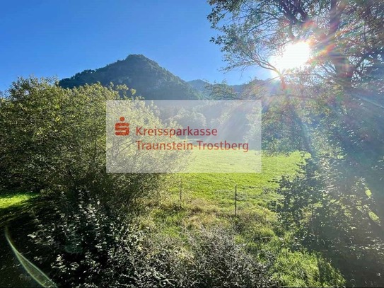 bezaubernde Eigentumswohnung mit Burgblick in Marquartstein