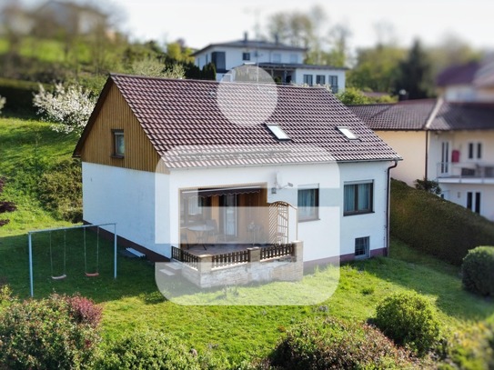 WOW, was für ein Ausblick! Attraktives Einfamilienhaus in Windorf mit viel Potential!