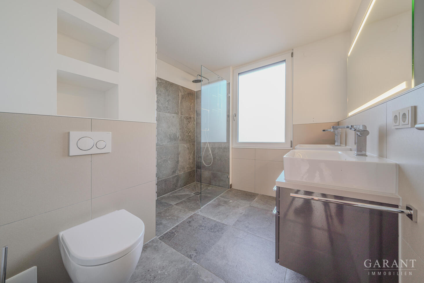 Modernes Reihenmittelhaus mit eigenem Pool im Garten – 85604 Zorneding, 85604 Zorneding – Vorschaubild 9