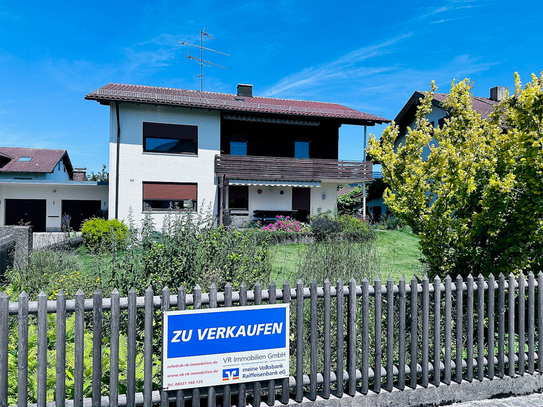 Zweifamilienhaus mit großzügigem Grundstück in gefragter Lage