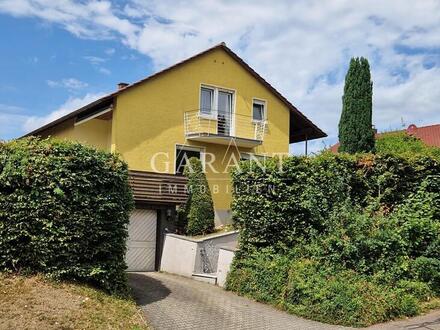 Alles was ein Haus braucht: *Viel Platz *Garten *Garage!