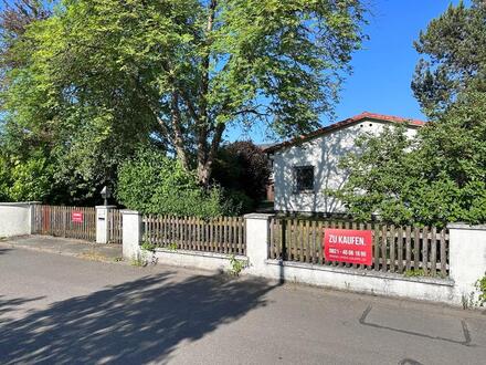 Leben auf einer Ebene - Zeitloser Bungalow mit großzügigem Grundstück in begehrter Lage Königsbrunns!