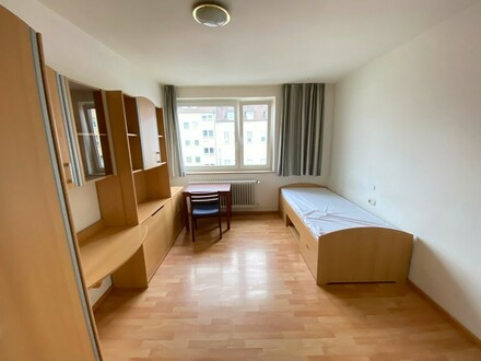 Zimmer mit eigenem Bad und kleiner Küche in der City von Neu-Ulm