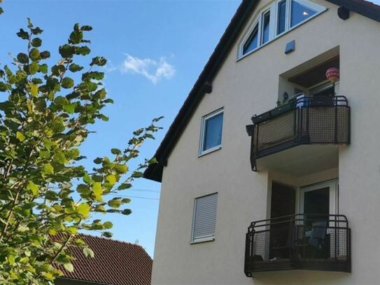 DIE ERSTEN EIGENEN VIER WÄNDE: BEZUGSFREIE 2,5-ZIMMER-MAISONETTE-WOHNUNG MIT BALKON UND GARAGE