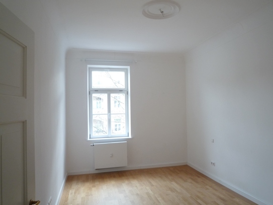 Renovierte 3-Zimmer-Wohnung in denkmalgeschütztem Altbau in der Isarvorstadt