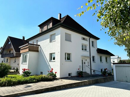 Großzügiges Zwei-/Dreifamilienhaus in stadtnaher Wohnlage