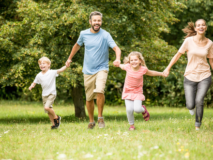 Familienglück – große 4-5 Zimmerwohnung mit 285 qm Garten im 3- Familienhaus in Osnabrück-Voxtrup