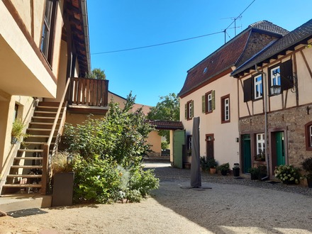 Wunderschöne Hofreite mit viel Platz und Potential