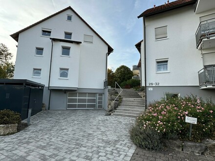 Schöne 3-Zimmer DG Wohnung mit Balkon