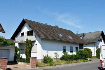 Großzügiges Zweifamilienhaus in Massivbauweise in angenehmer Wohnlage von Babenhausen-Hergershausen