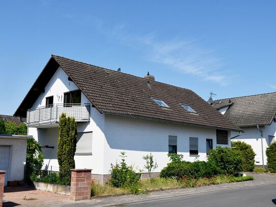 **RESERVIERT** Großzügiges Zweifamilienhaus in Massivbauweise in angenehmer Wohnlage von Babenhausen-Hergershausen