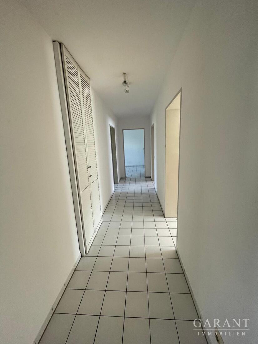 Vielseitiges Dreifamilienhaus in begehrter Lage von Raubling - alle Wohneinheiten frei! – 83064 Raubling, 83064 Raubling – Vorschaubild 6