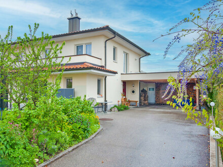 FAMILIENTRAUM - Massivholz-Einfamilienhaus mit Carport in Weichstetten