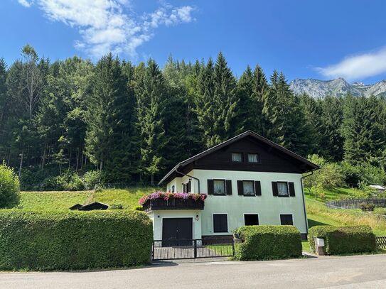 Charmantes solide gebautes Einfamilienhaus mit Pool in herrlicher Ruhelage mit Ausblick