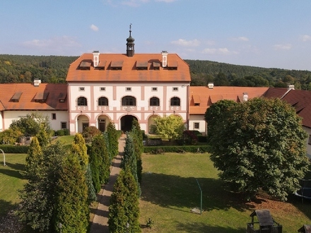 Denkmalgeschützter Klostergutshof - als Reiterhof geeignet