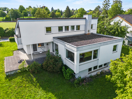 Extravagante Architektur - Eindrucksvolles Wohnhaus mit traumhaftem Gartengrundstück in Altshausen