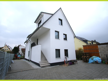 NEUBAU! Energieeffiziente 4-Zi. Maisonette-Wohnung mit Sonnenterrasse, eigenen Garten und Eingang