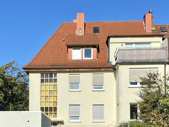 Charmante und ruhige Dachgeschosswohnung mit großem Balkon