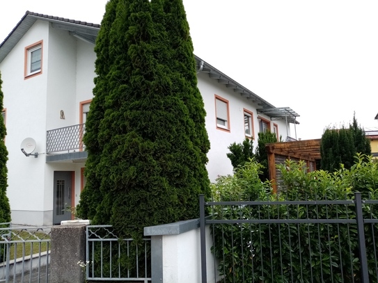 Freistehendes Einfamilienhaus mit Einliegerwohnung in ruhiger Lage in Dollnstein