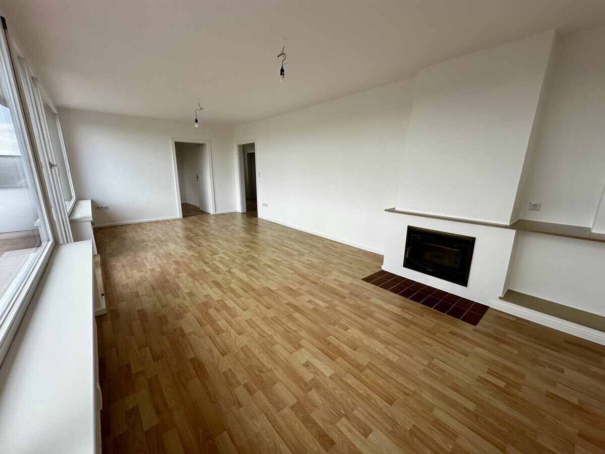 Schwachhausen umfangreich modernisierte 2,5 Zi. DG-Whg. m. Dachterrasse und Kamin, EBK und Bad neu - Photo 2