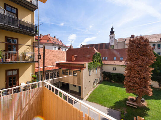 Elisabethinergasse: 2 Zimmer mit sonnigem Balkon