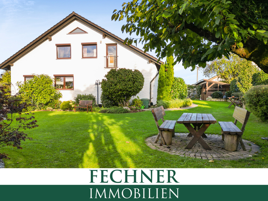 Einfamilienhaus mit großem Garten und ausgebautem Dachgeschoss (2. Bad / Küche) in Hitzhofen!