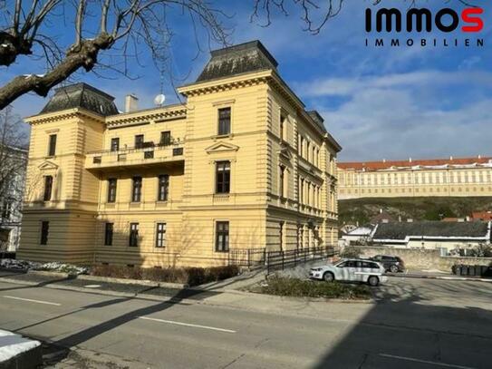 Sehr schöne und renovierte Altbauwohnung Zentrum Melk