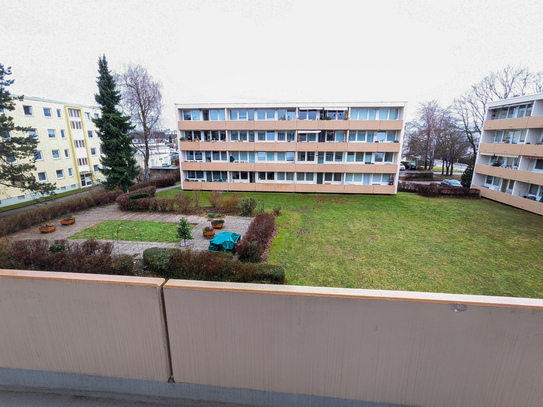 "Komfortable 4-Zimmer-Wohnung mit großem Balkon: zentrumsnah und ruhig"