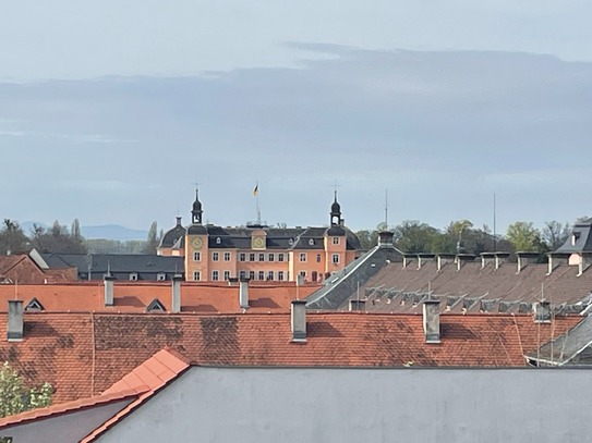 Wohntraum mit Schloßblick - Neubau - 3 Zimmer, Küche, 2 Balkone