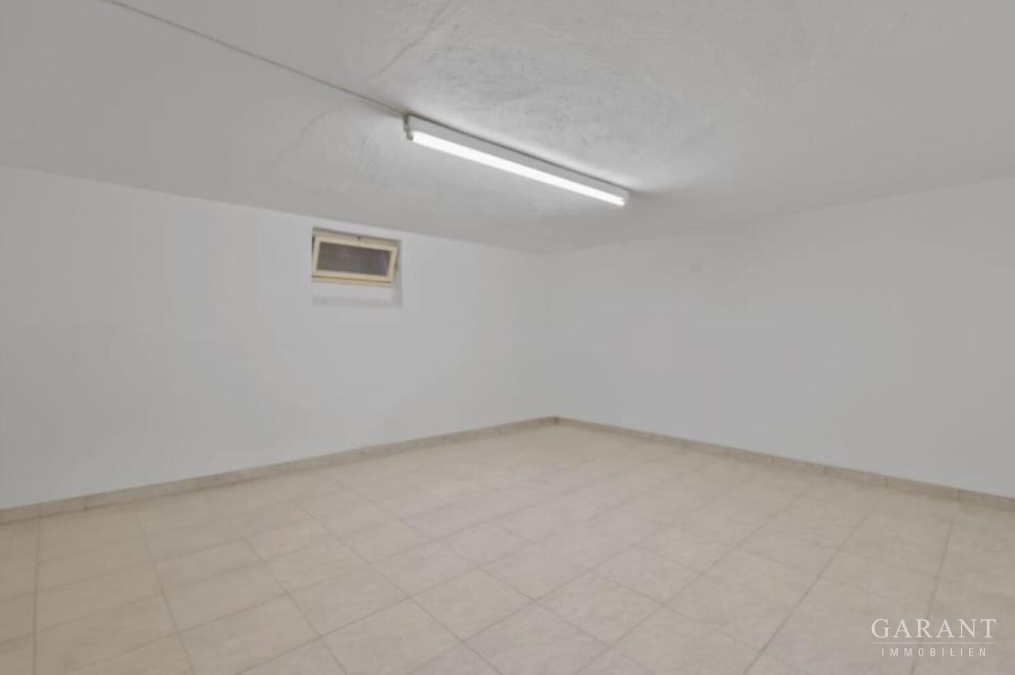 Gepflegtes Zweifamilienhaus mit großem Garten, Terrasse, Dachterrasse & Ausbaupotenzial in Scheßlitz – 96110 Scheßlitz, 96110 Scheßlitz – Vorschaubild 10