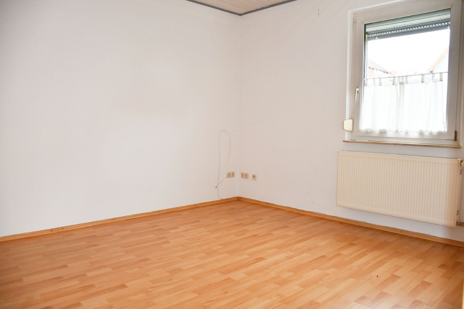 Gemütliches Einfamilienhaus mit Option zur weiteren Bebauung, in angenehmer ruhiger Wohnlage von Groß-Bieberau – 64401 Groß-Bieberau, 64401 Groß-Bieberau – Vorschaubild 3
