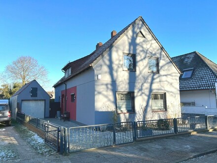 PURNHAGEN-IMMOBILIEN - Freistehendes 1-2-Familienhaus in zentraler und dennoch ruhiger Wohnlage