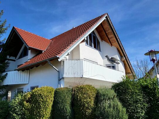 Einfamilienhaus mit Einliegerwohnung in Neu-Ulm/Pfuhl, 319 m² Wfl., Eckgrundstück, herrliche Ortsrandlage+++