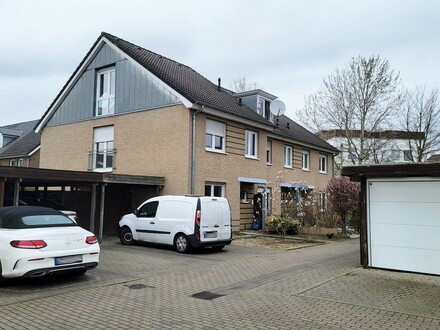 Reihenmittelhaus in gepflegter Wohngegend bei Berlin; 5 Zimmer, Terrasse + Carport, u.v.m