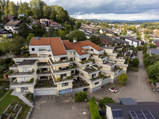 Freundliche 3,5-Zimmer-Wohnung mit umlaufender 31 m² großer Terrasse in Berg bei Ravensburg!