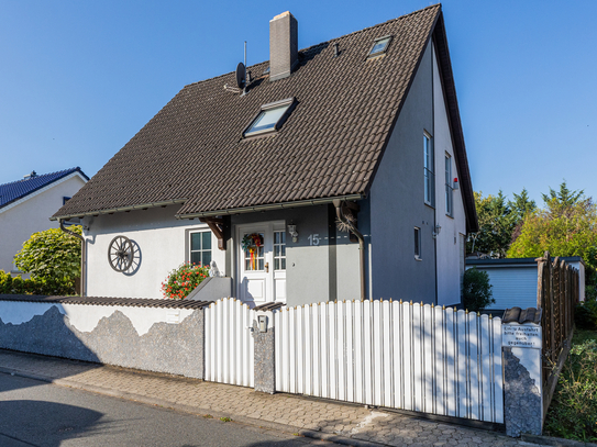 +Hochwertig wohnen* Topp gepflegtes 1- bis 2-FH mit Einliegerwohnung, Garten, Garage und Pool