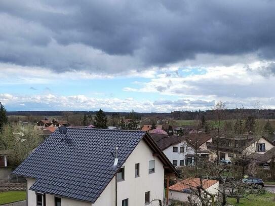 !! Bezahlbare 4 Zimmer-Dachgeschoss-Wohnung in Hohenhaslach !!